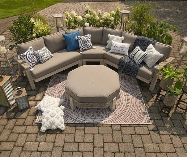 Broyhill Ashford Sectional