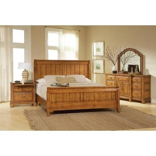 Broyhill Attic Heirlooms solid wood bedroom set in classic pine finish