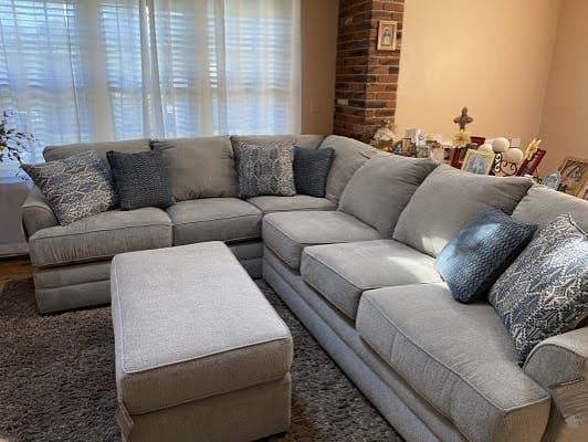 Broyhill Naples Sectional product image
